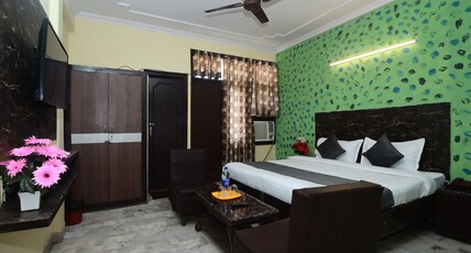 Hotel New Vijeet Palace Room Type - Deluxe AC Room