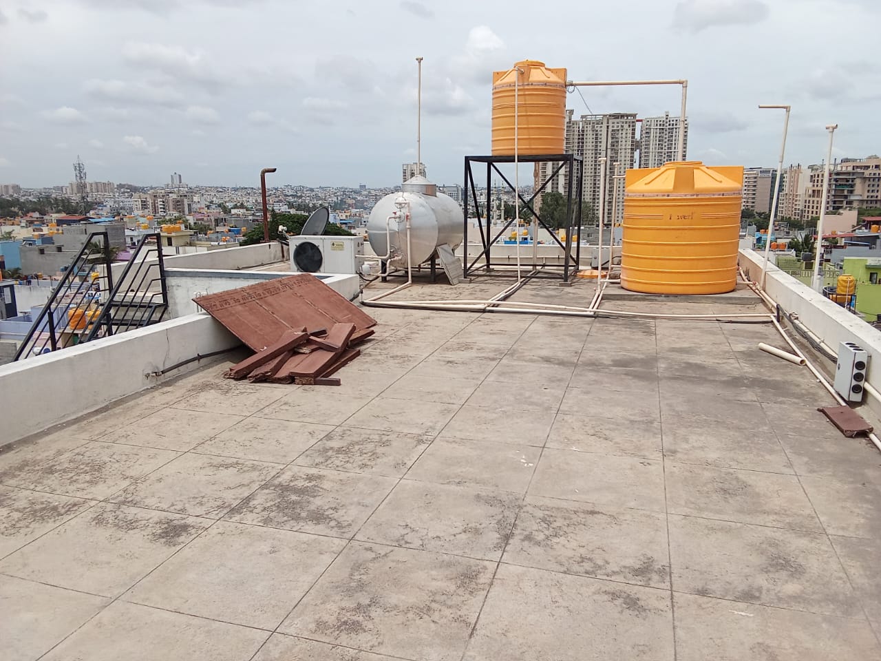 Z Express Clapton - Tap to explore photos