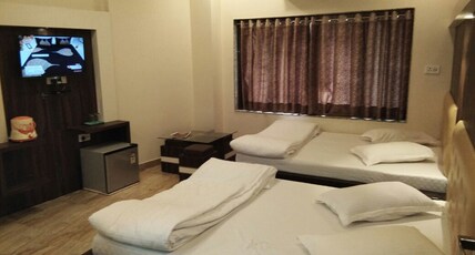Hotel Bani Hashim (110 Meters from Dargah) Room Type - Luxury Four Bed Room