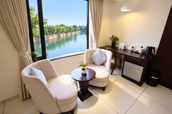 Address of Hotel Cypress