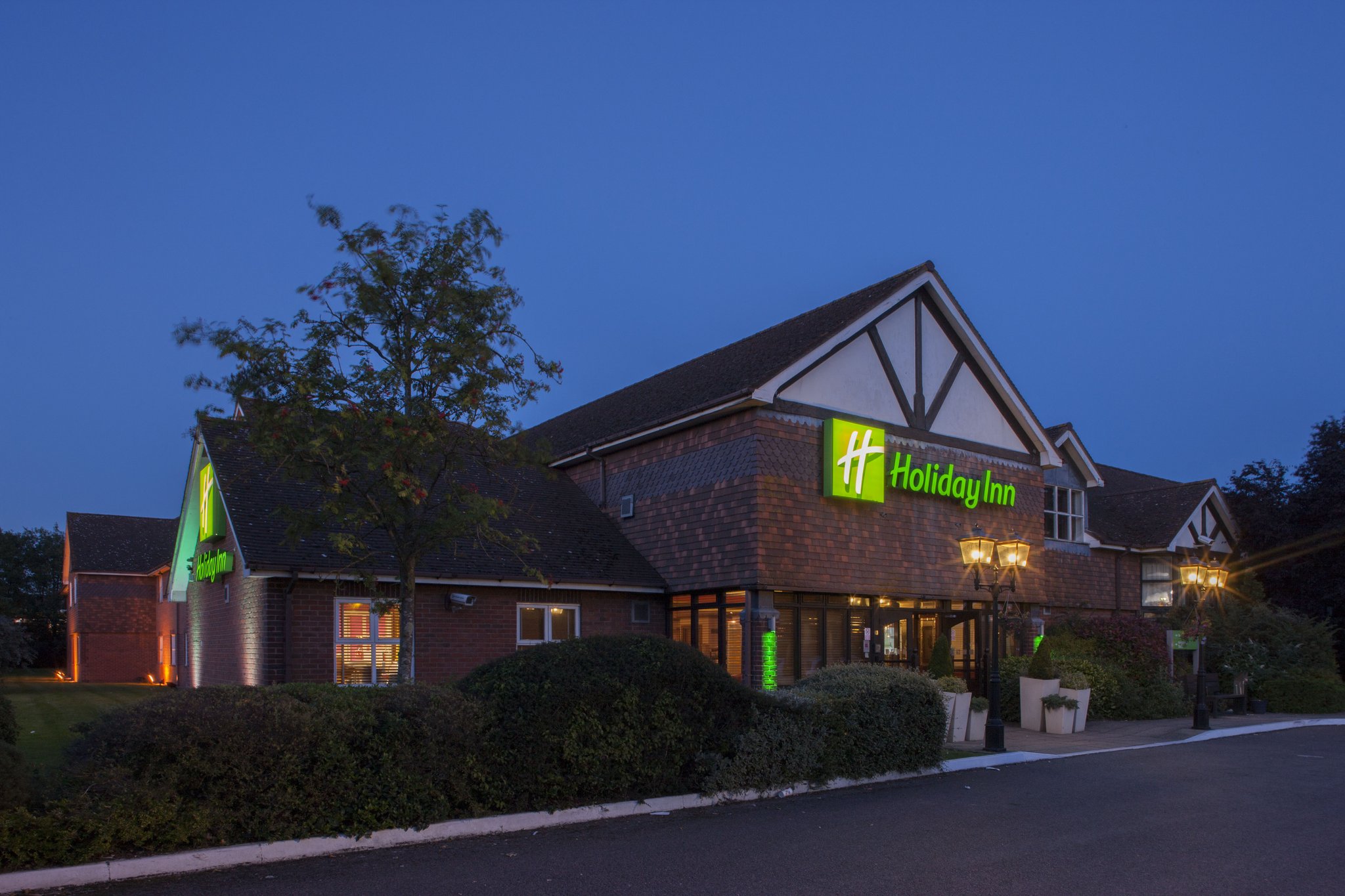 Holiday Inn READING - WEST - Tap to explore photos