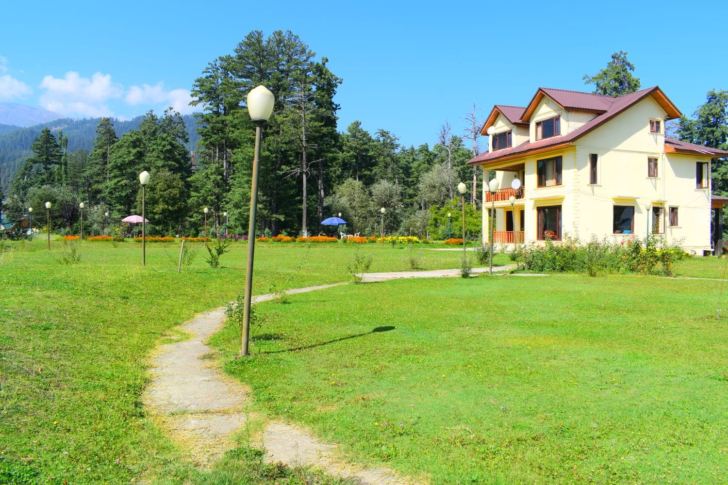 Grand Mumtaz Tangmarg - Tap to explore photos