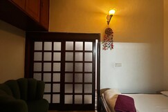 The Hideout GK