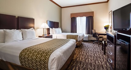 Best Western Refugio Inn Room Type - 2 Queen Beds, Mobility Accessible, Bathtub, Non-Smoking, Continental Breakfast