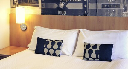 Mercure North Melbourne Room Type - Superior Room 1 Queen Bed