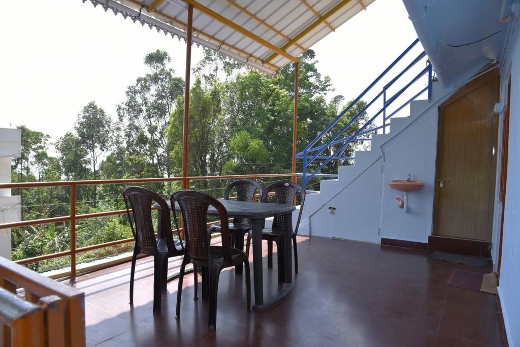 Emmanual Homestay Munnar - Tap to explore photos