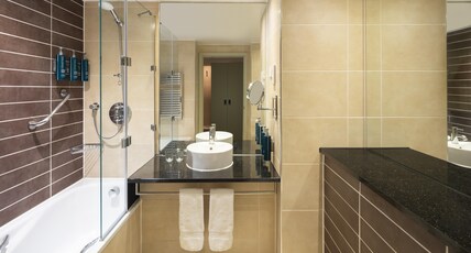 DoubleTree by Hilton Hotel and Spa Chester Room Type - 1 KING JR SUITE FAMILY