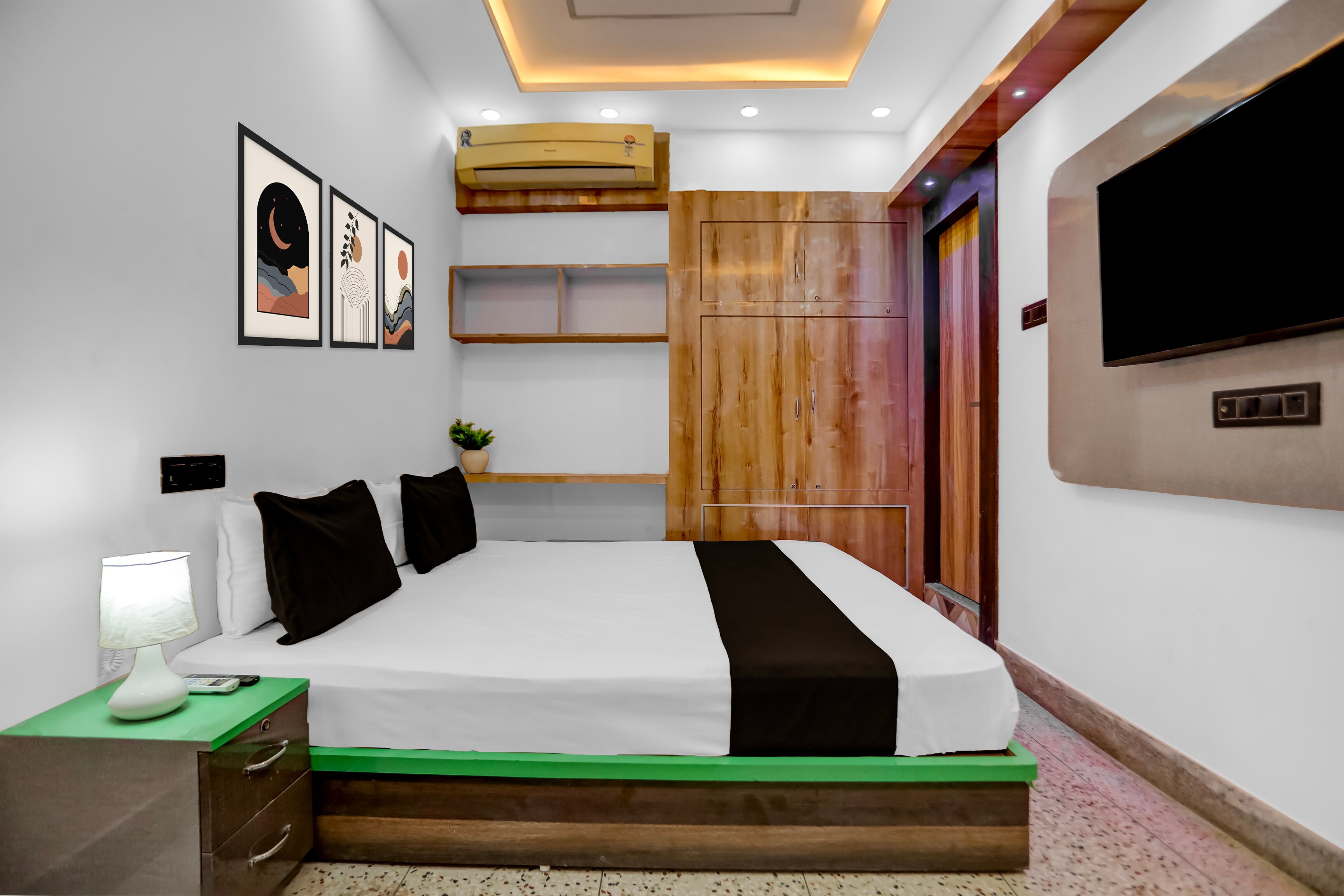 Hotel O Raj Mahal INN - Tap to explore photos