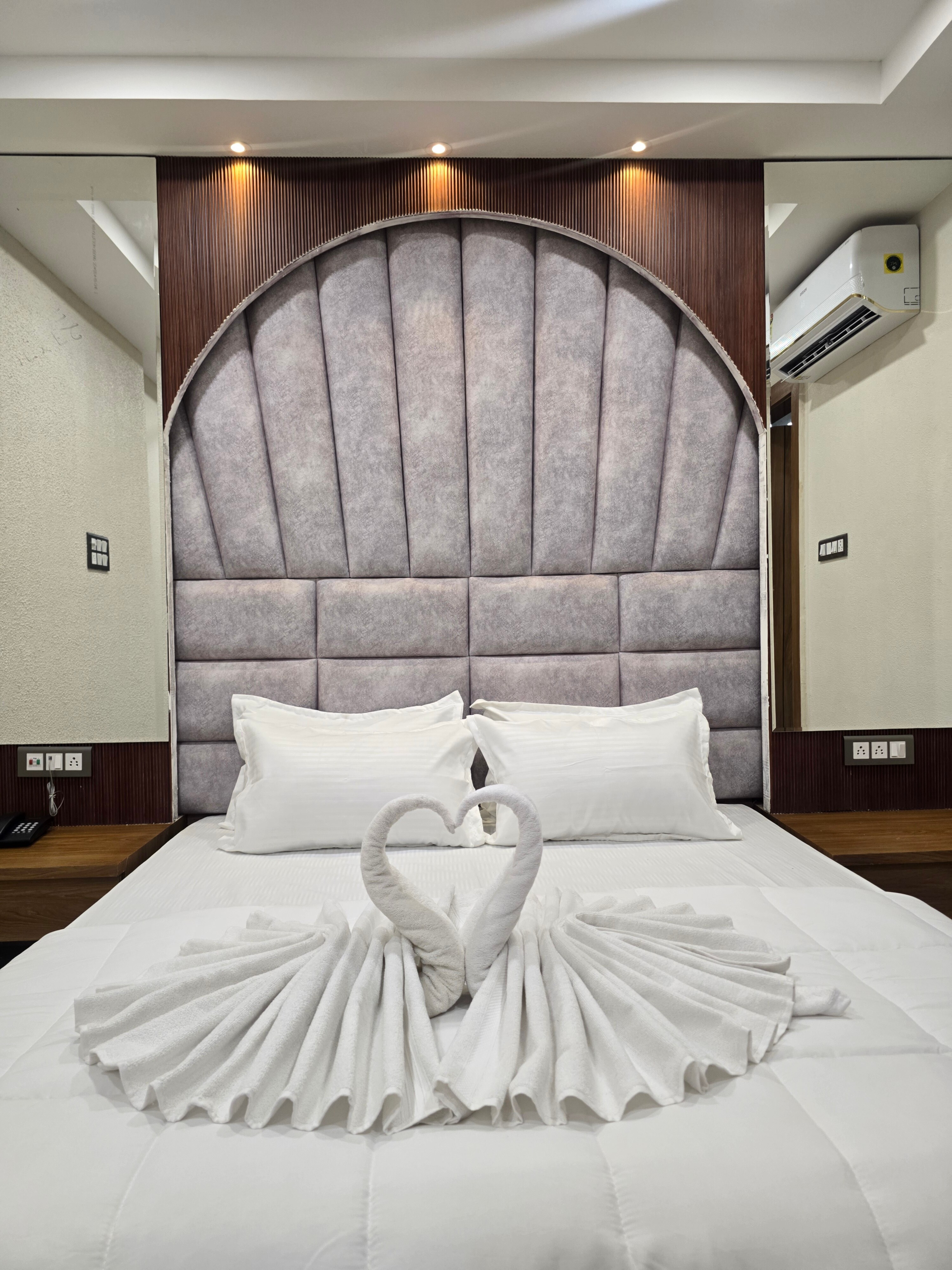 Hotel Vaatsalya Inn - Tap to explore photos