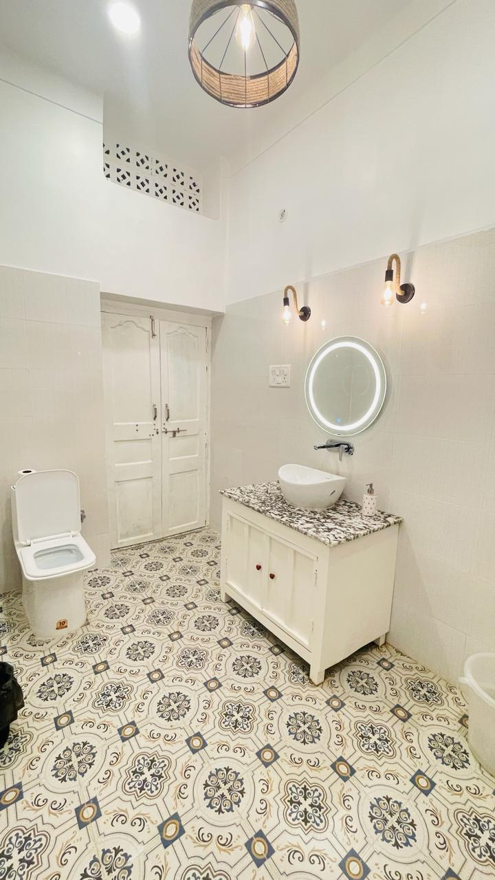 Janki Kunj HomeStay Villa Varanasi - Tap to explore photos