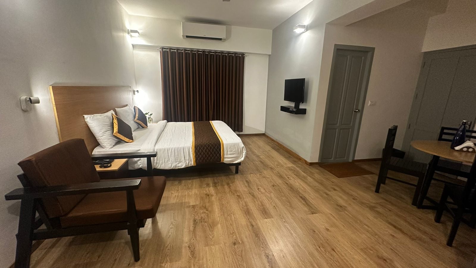 Hotel B R Regency - Tap to explore photos