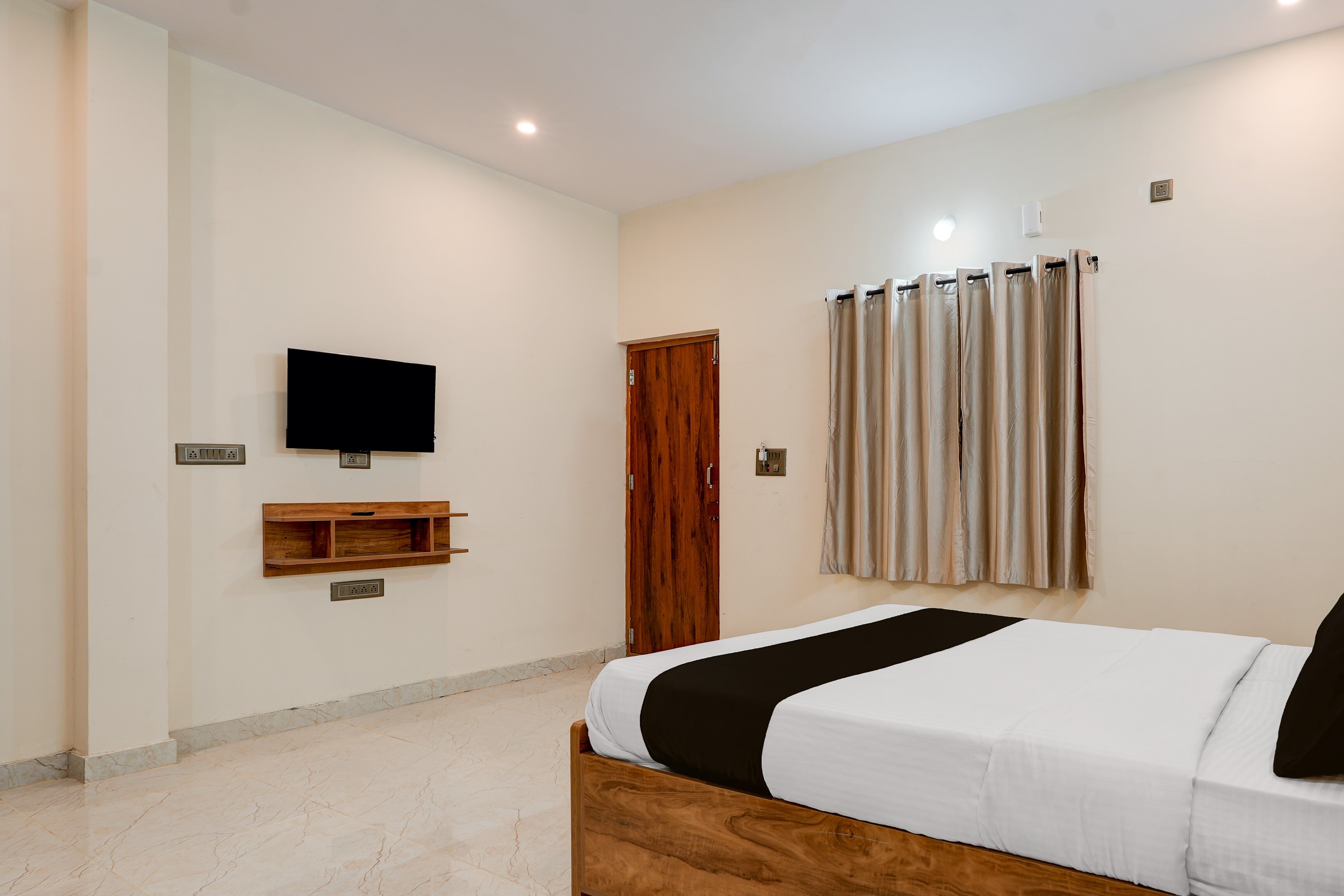 Hotel O Janani Boarding & Lodging - Tap to explore photos