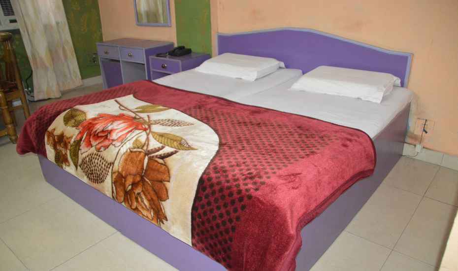 Hotel Durga Yatri Niwas - Tap to explore photos