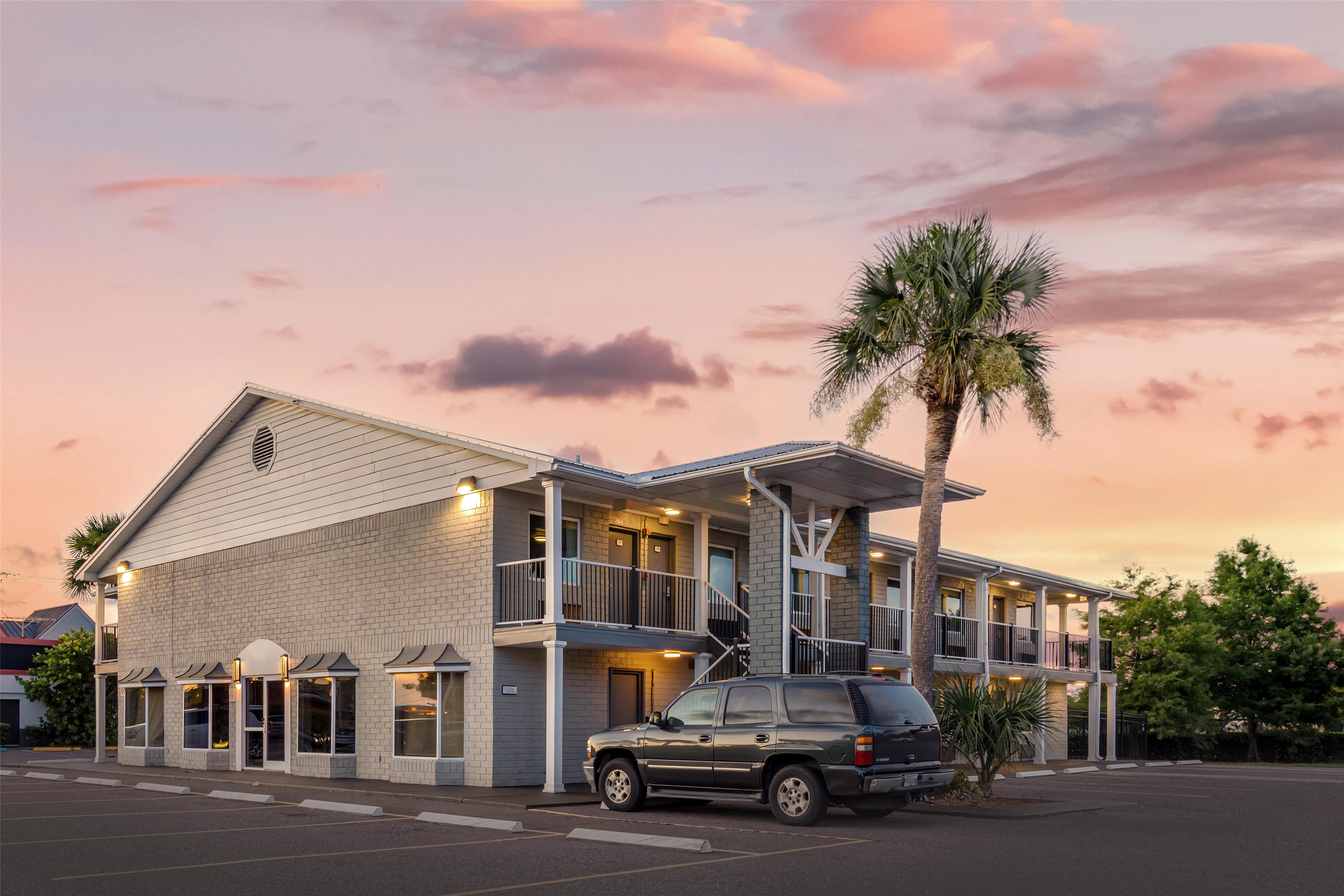 Best Western Space Shuttle Inn - Tap to explore photos
