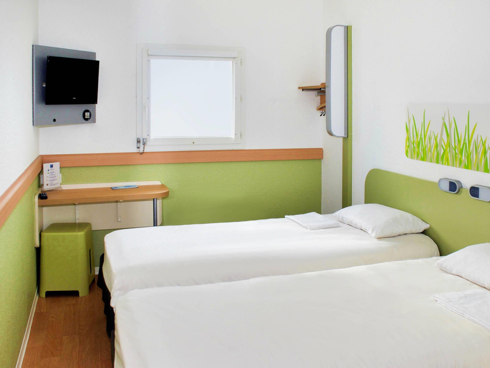 ibis budget Flers Les Grands Champs - Tap to explore photos
