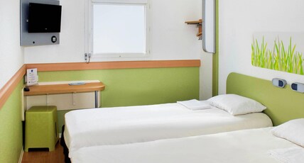 ibis budget Flers Les Grands Champs Room Type - TWIN - Room with twin beds