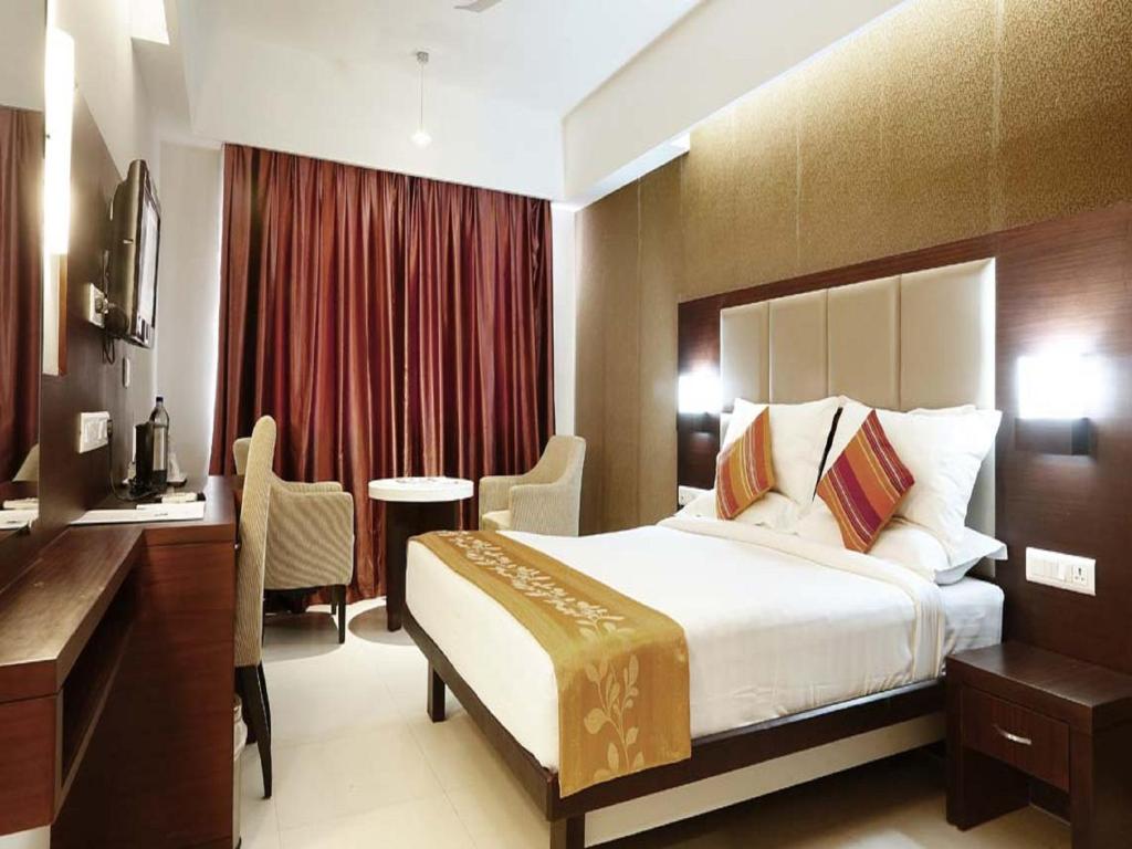 Hotel Moonlit Regency - Tap to explore photos