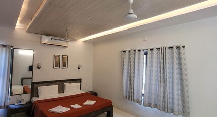 O'NEST Luxury Homestay | Rooms & Wi-Fi Room Type - Ac Super Deluxe