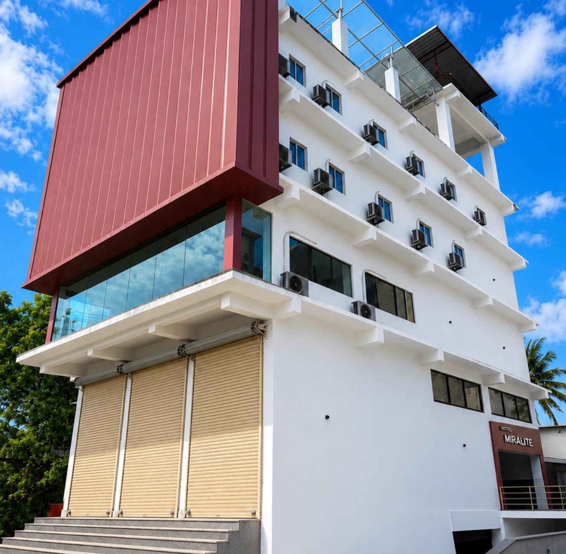 Hotel Miralite - Tap to explore photos