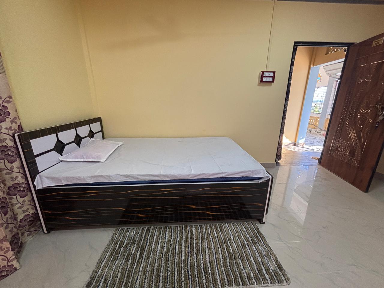 Sayan Guest House - Tap to explore photos