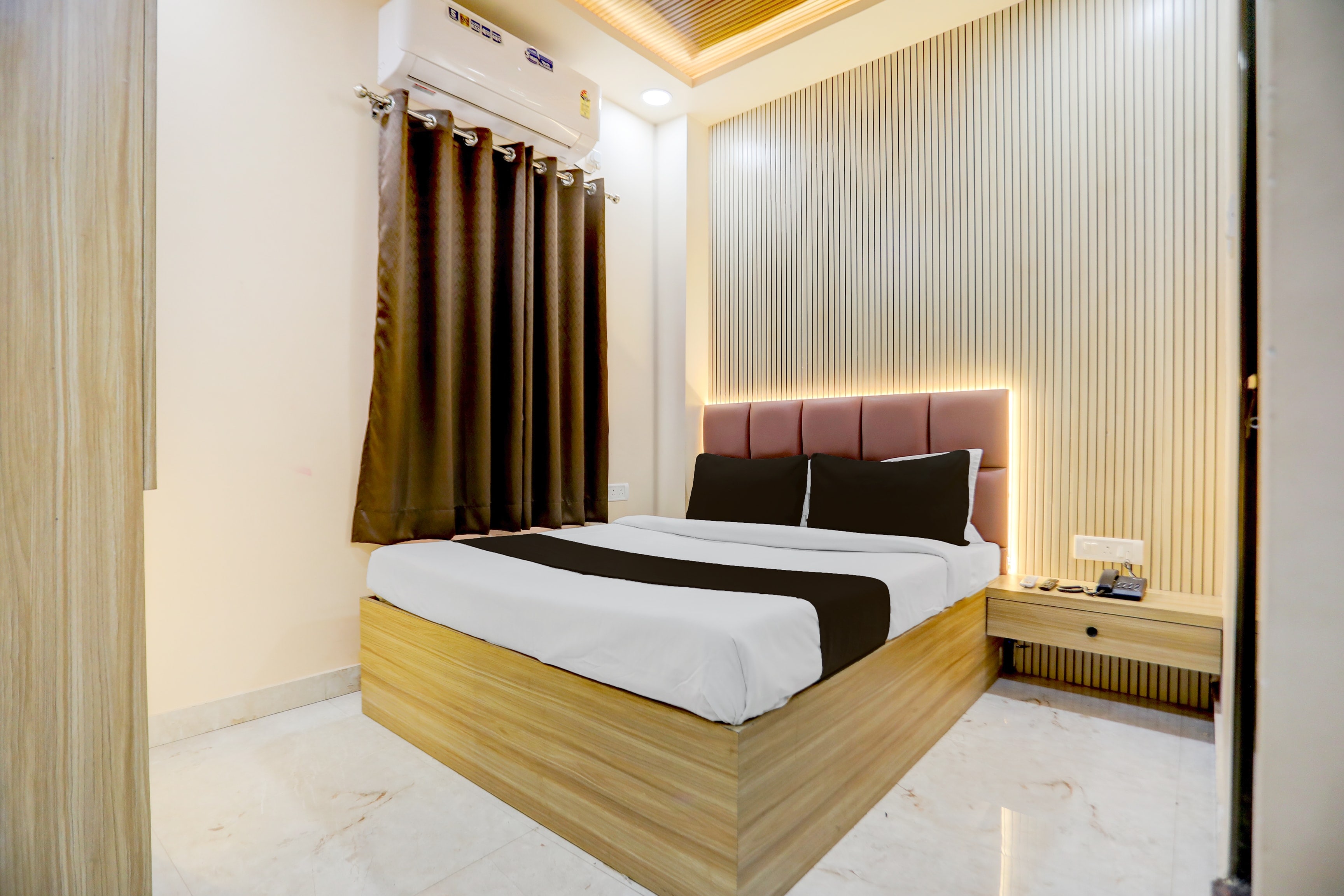 SPOT ON Ashirwad Residency - Tap to explore photos