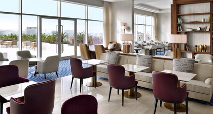 MOVENPICK GRAND PLAZA DUBAI Room Type - Executive Room with 2 single beds, Sea View