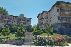 Riverbend Retreat 1BHK Apartment by Homeyhuts - 1