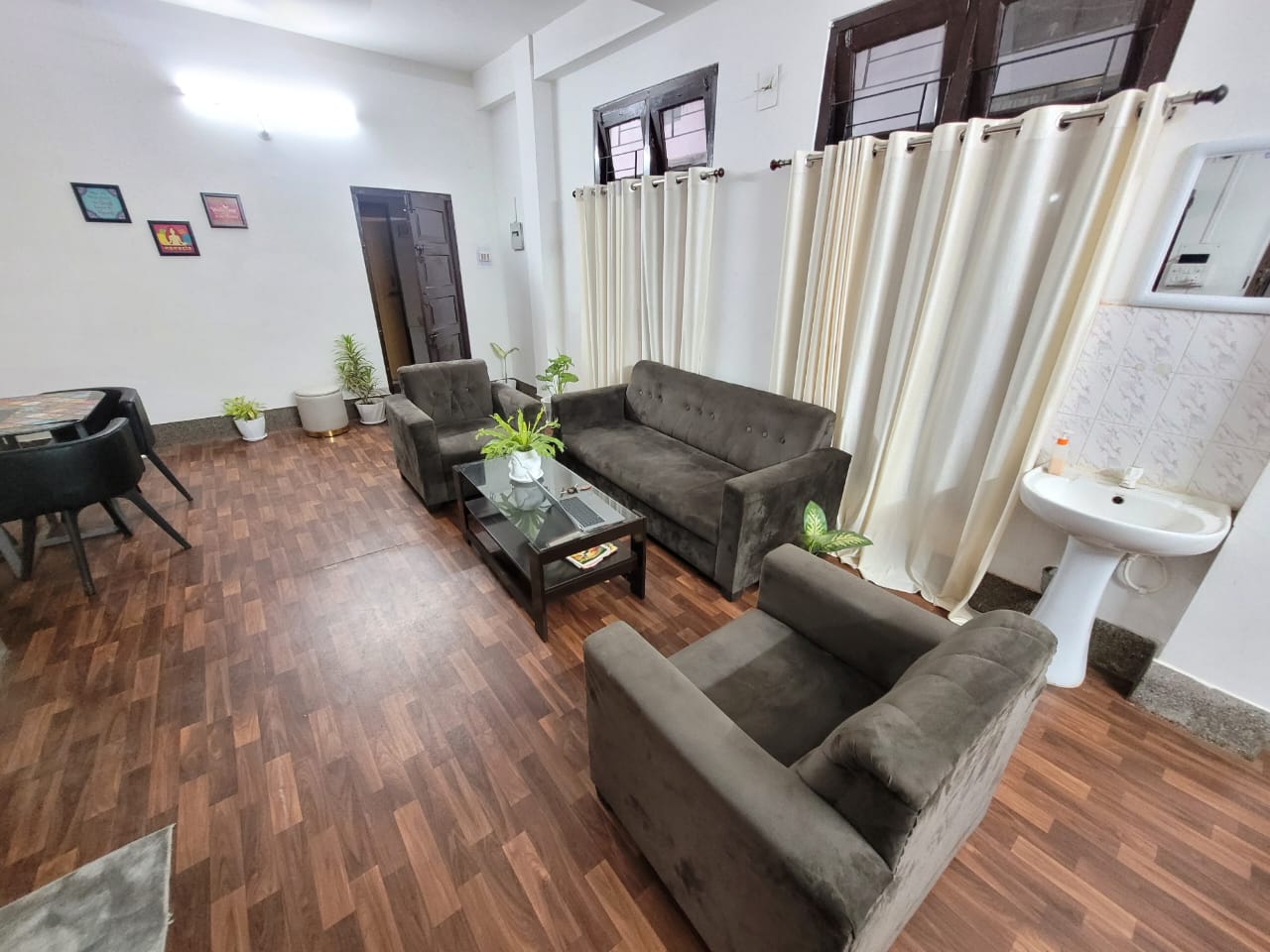 Shine Homestay - Tap to explore photos