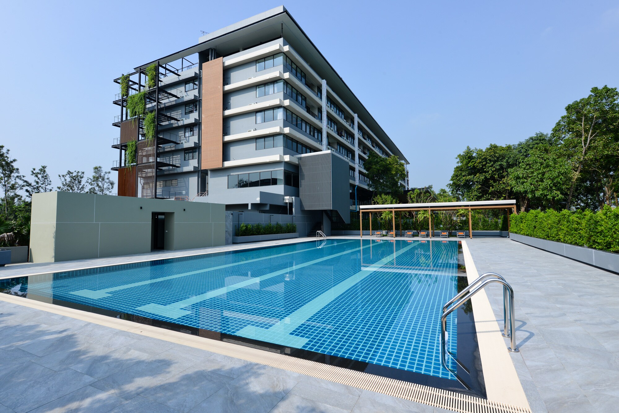 Tinidee Hotel Bangkok Golf Club - Tap to explore photos