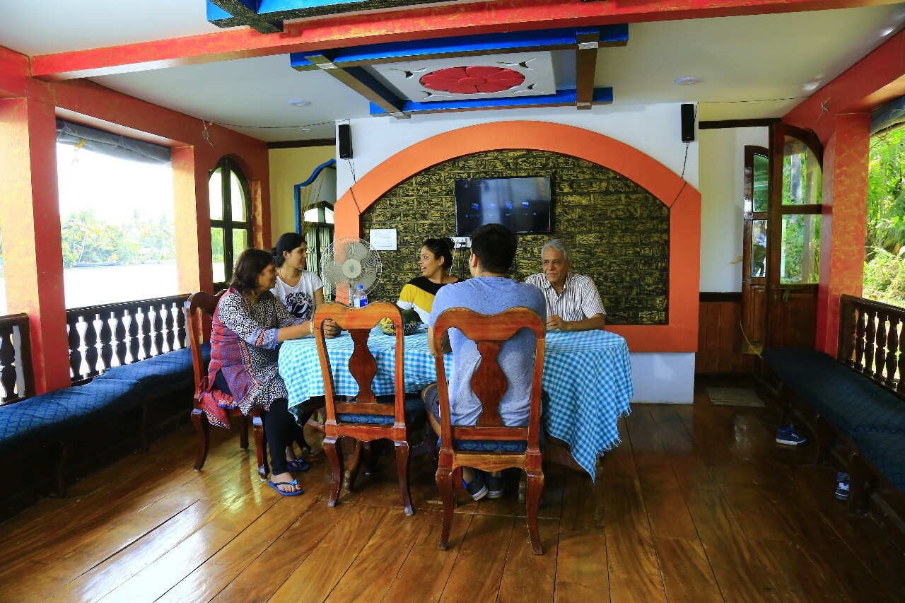Vaishnav Tours - Tap to explore photos