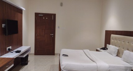 Hotel Sharda Regency Room Type - Classic