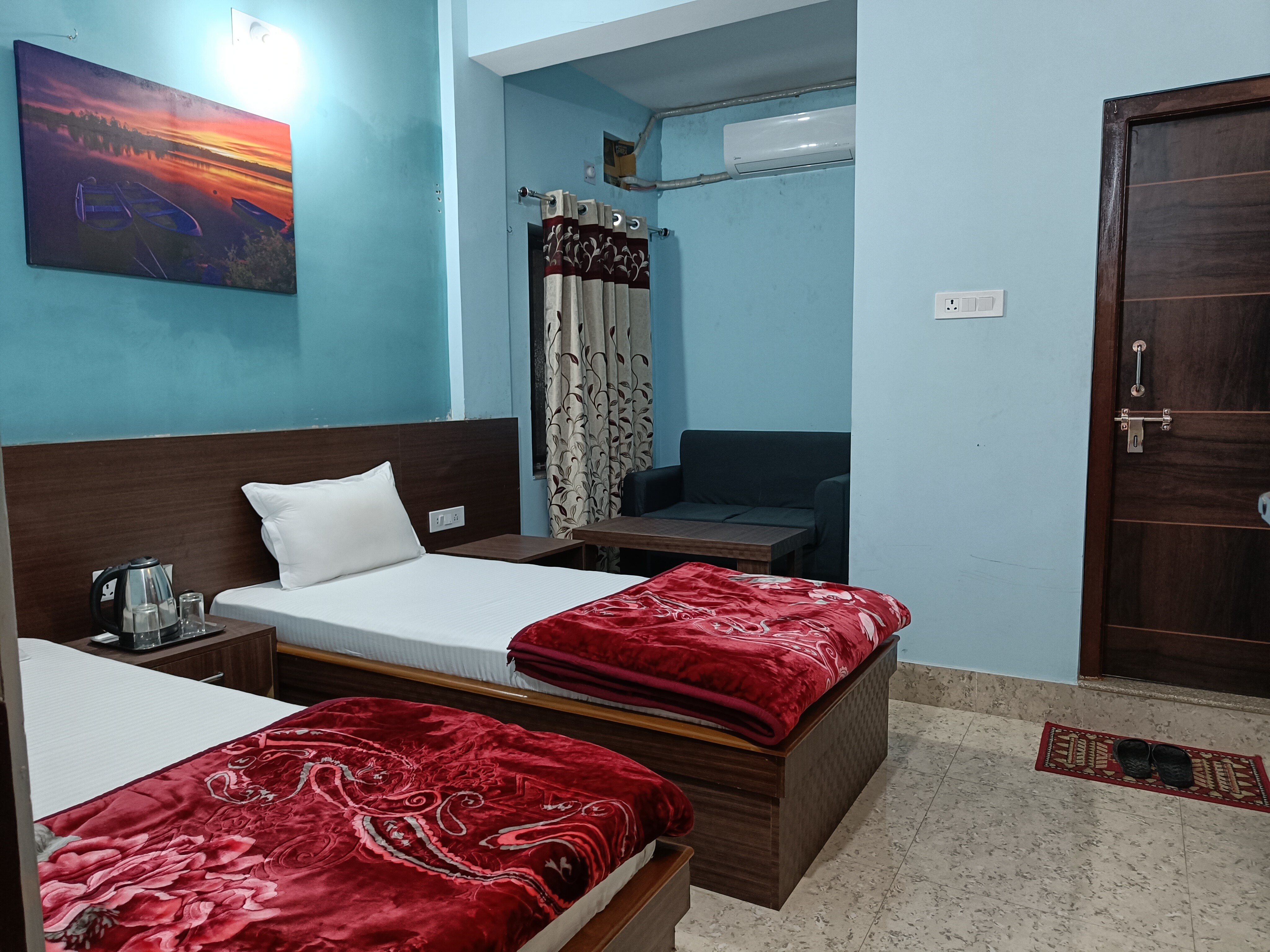 Hotel Vrindavan Palace - Tap to explore photos