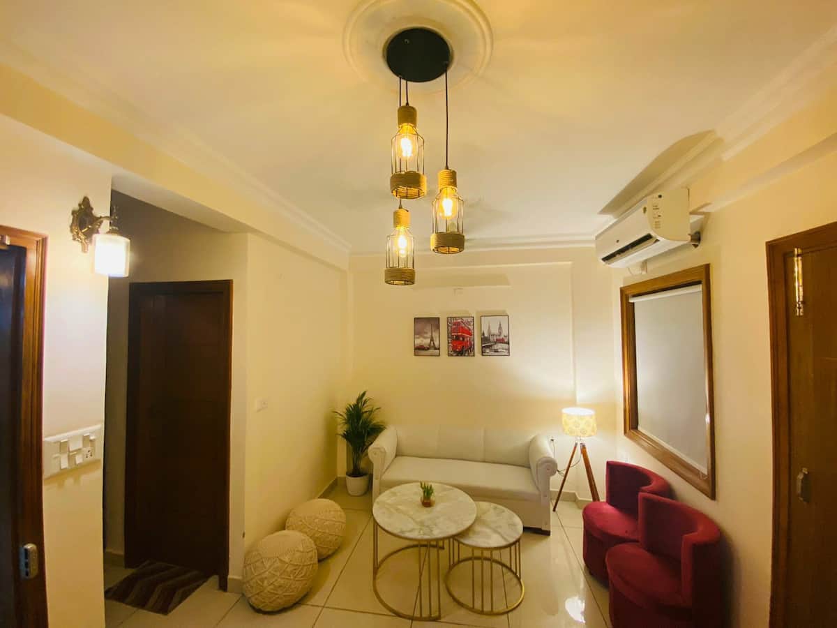 Elegant 2 Bedroom Luxury Stay in Noida - Tap to explore photos