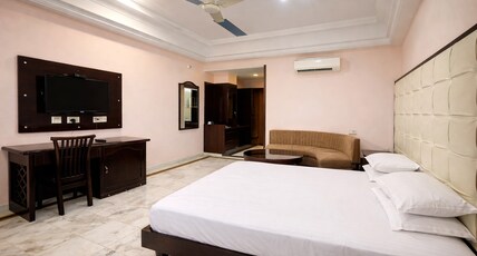 Hotel Harbans Residency Room Type - Luxury room