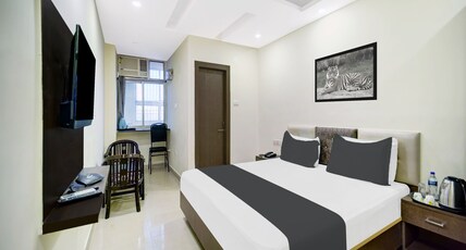 Super Collection O Rajeev Nagar Near Atal Path Formerly Vinayaka Room Type - Premium