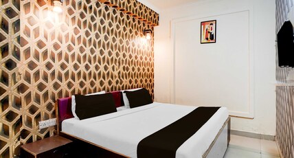 SPOT ON Max Hotel Agra Room Type - Classic