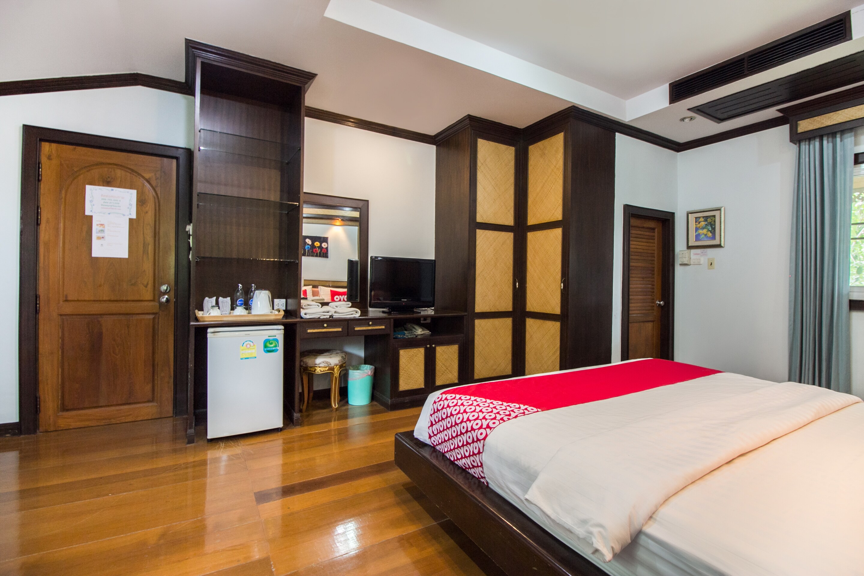 Piyapruk Resort - Tap to explore photos