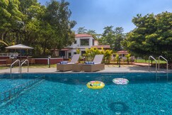 SaffronStays Riverfront Manor