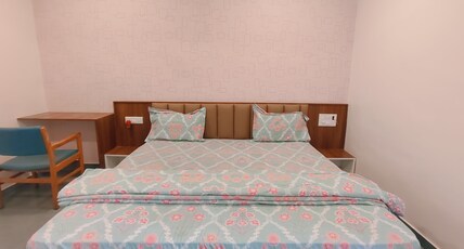 Hotel New Samadhan Palace Room Type - Deluxe NonAC Room