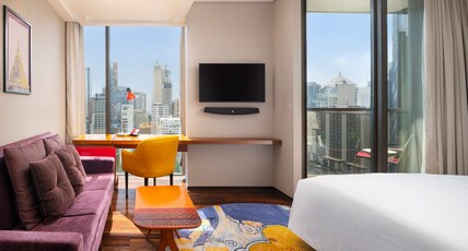 Hotel Indigo Bangkok Wireless Road Room Type - 1 King Standard Sunset Garden View Balcony Hotel Indigo Bangkok Wireless Road Room Type - 1 King Standard Sunset Garden View Balcony