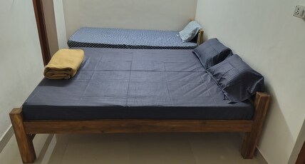 Shree Krishna Home Stay/bed Space... Room Type - Deluxe Family Room