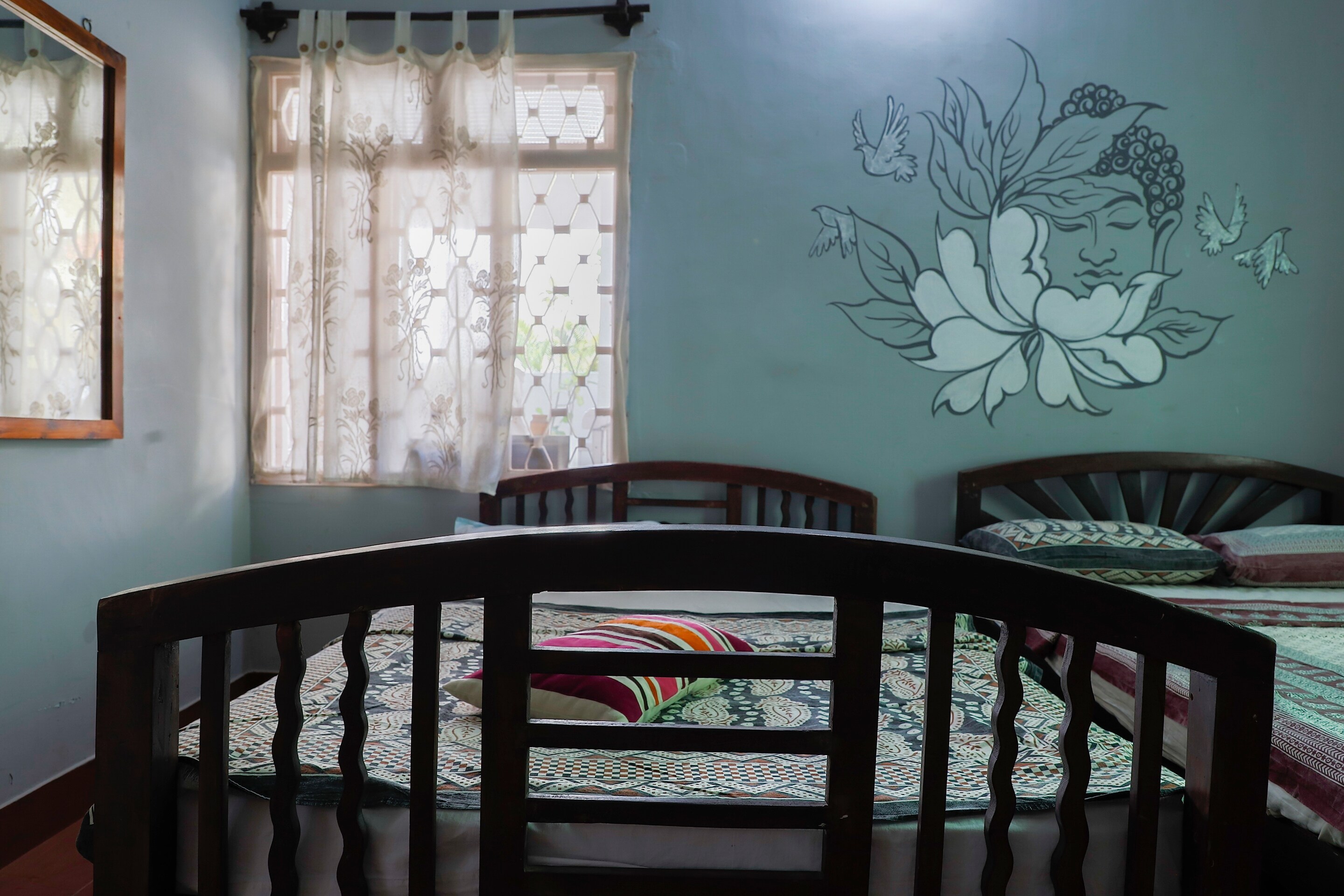 La Maison Blanche - Tap to explore photos