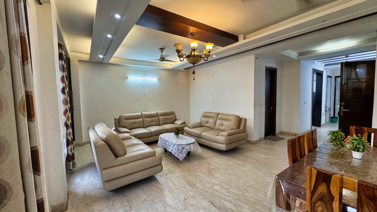 Luxury Aartment in Saket - Tap to explore photos