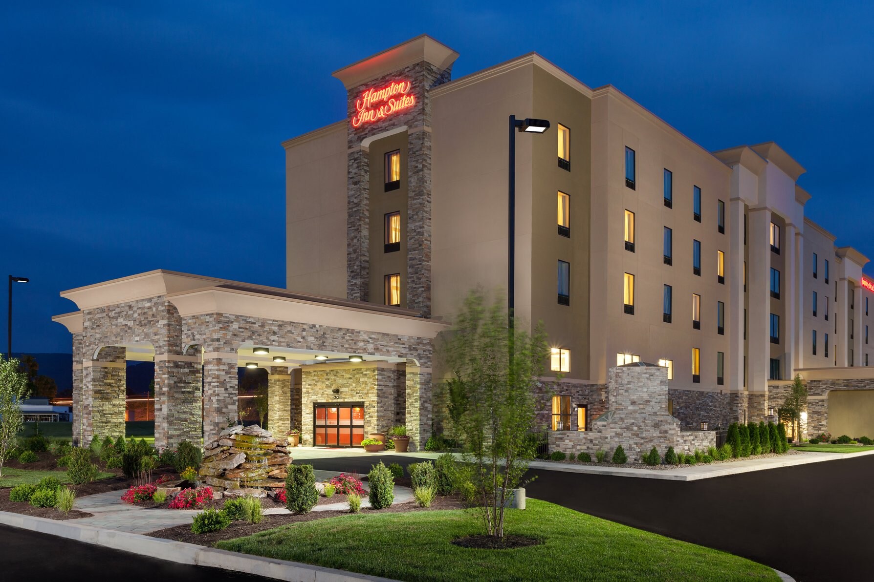 Hampton Inn & Suites by Hilton Williamsport-Faxon Exit - Tap to explore photos