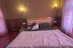 Jolly HomeStay Kaza