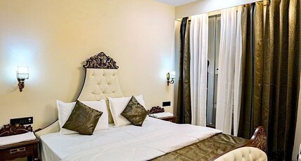 Hotel shringar mahal Room Type - Deluxe Room