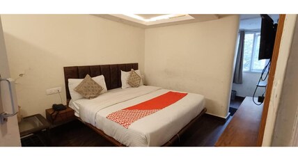 Hotel Apsara :Shimla Room Type - Deluxe Room