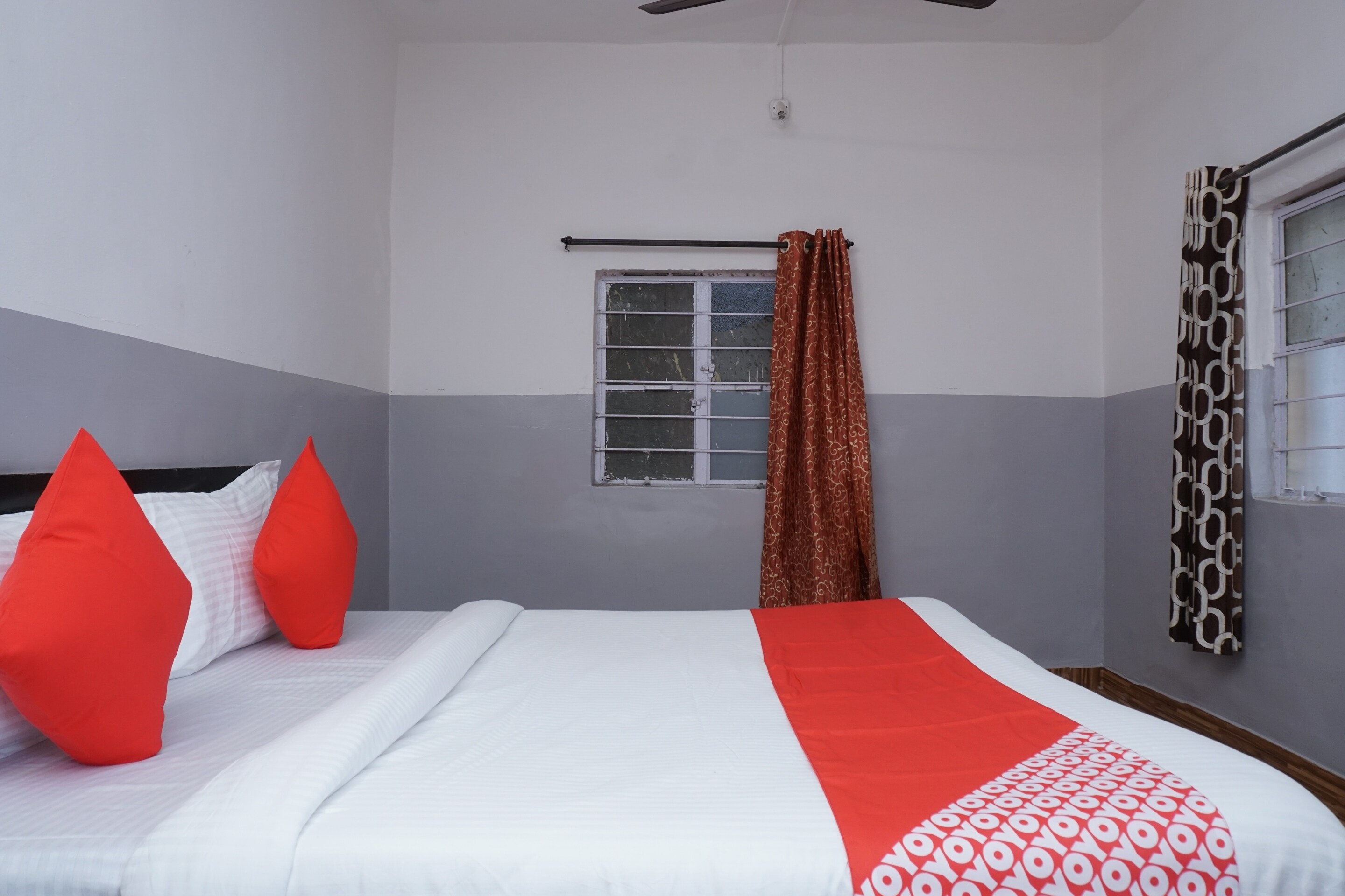 Hotel O Laxmi Lodge New - Tap to explore photos