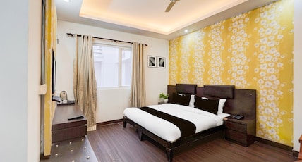 Townhouse Sector 51 Noida Near Metro Station Room Type - Deluxe with Balcony Townhouse Sector 51 Noida Near Metro Station Room Type - Deluxe with Balcony