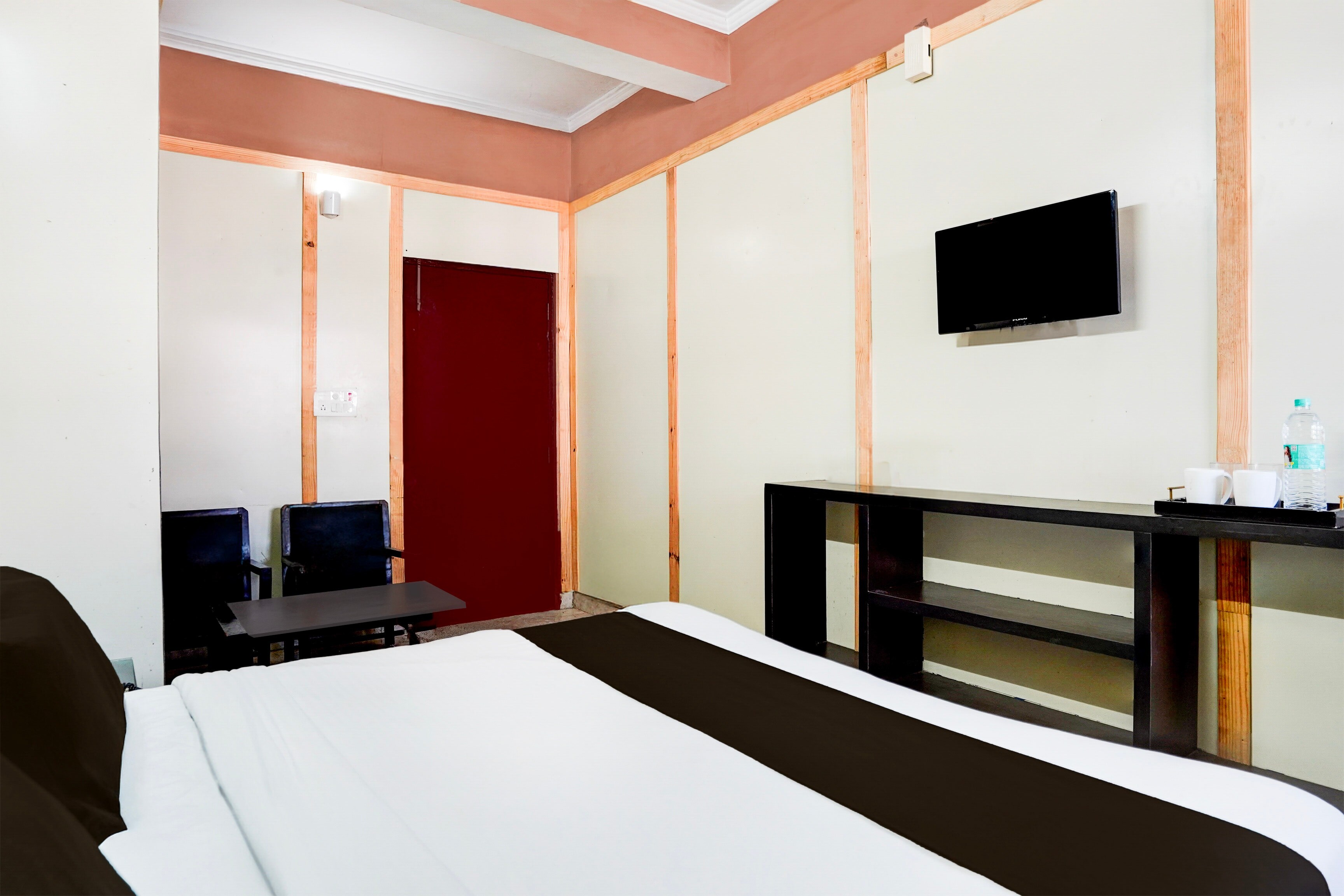 Super Hotel O GMS Road Ballupur Chowk Formerly Maira Residency - Tap to explore photos